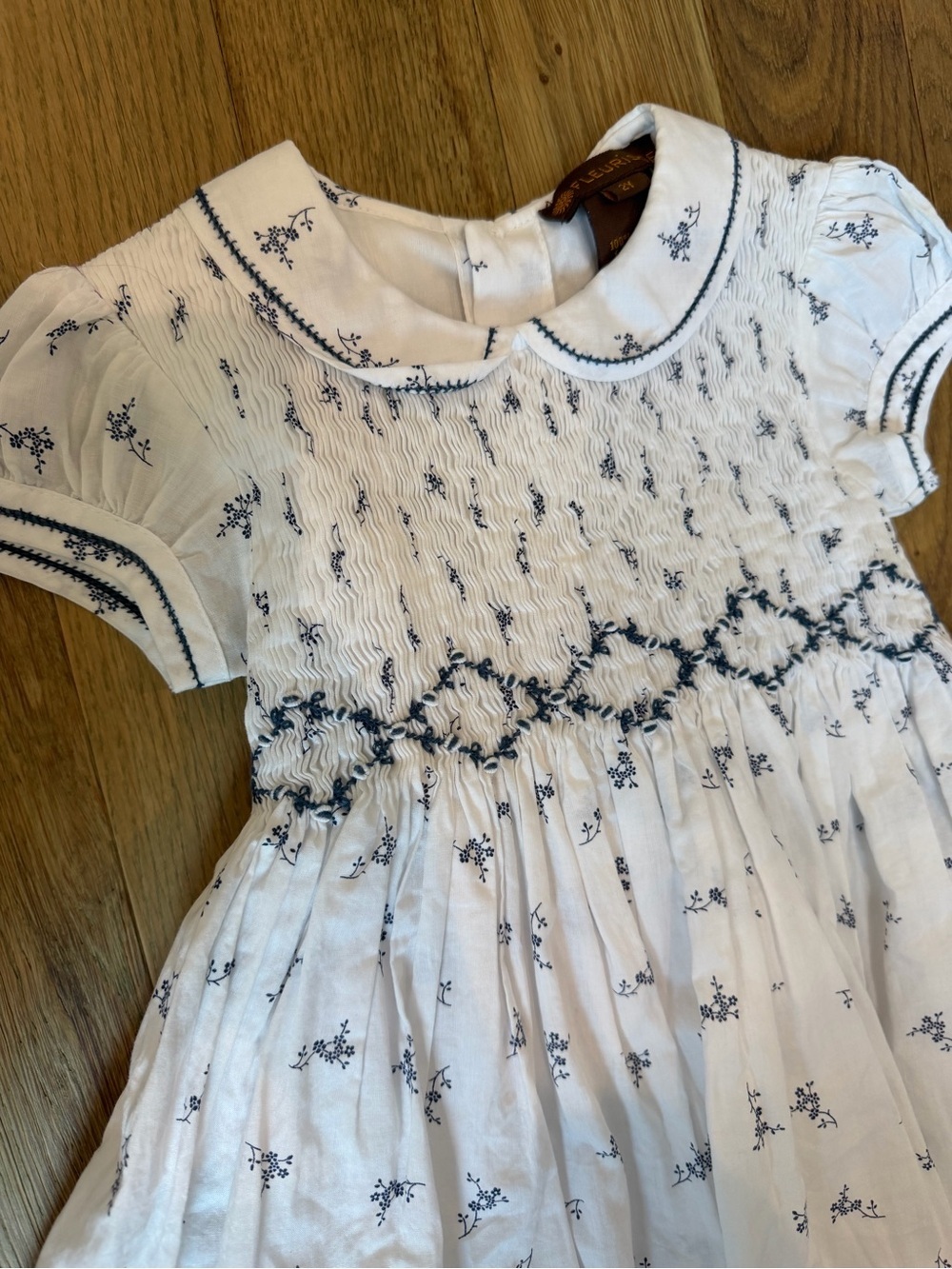 💙 Fleurisse Hand-Smocked Dress in Blue & White - Size 2 - Picture 4 of 9